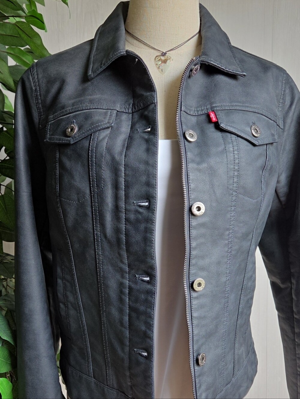 Levi's Trucker Jacket - Size M